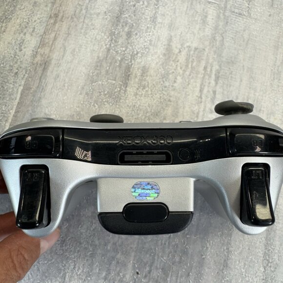 Xbox 360 OEM Wireless Silver Controller Tested Working - Picture 9 of 10